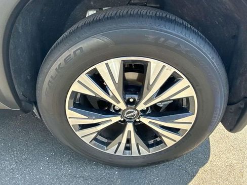 Certified 2023 Nissan Rogue SV image 30