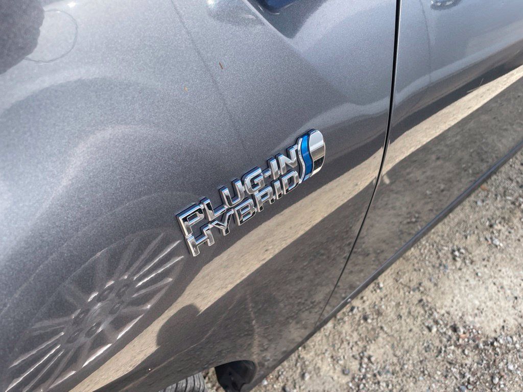 Used 2020 Toyota Prius Prime XLE FWD image 5