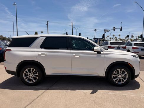 Used 2021 Hyundai Palisade SE FWD image 2