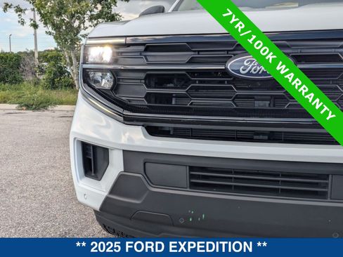 Certified 2025 Ford Expedition Active AWD/4WD image 10