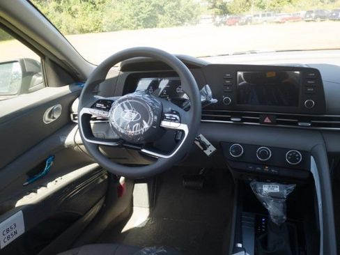 New 2026 Hyundai Elantra SE FWD image 20