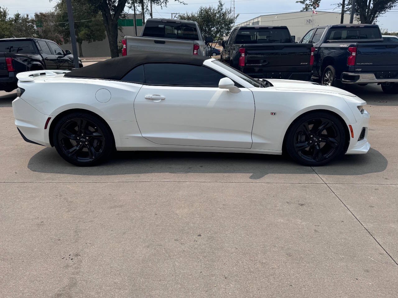 Used 2020 Chevrolet Camaro SS RWD image 4