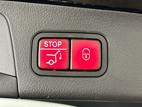 Certified 2026 Mercedes-Benz GLA 250 4MATIC image 31