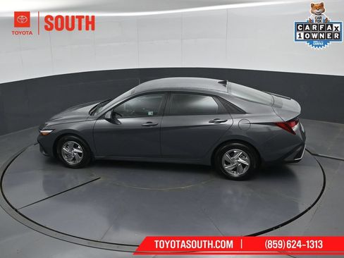 Used 2025 Hyundai Elantra SE FWD image 49