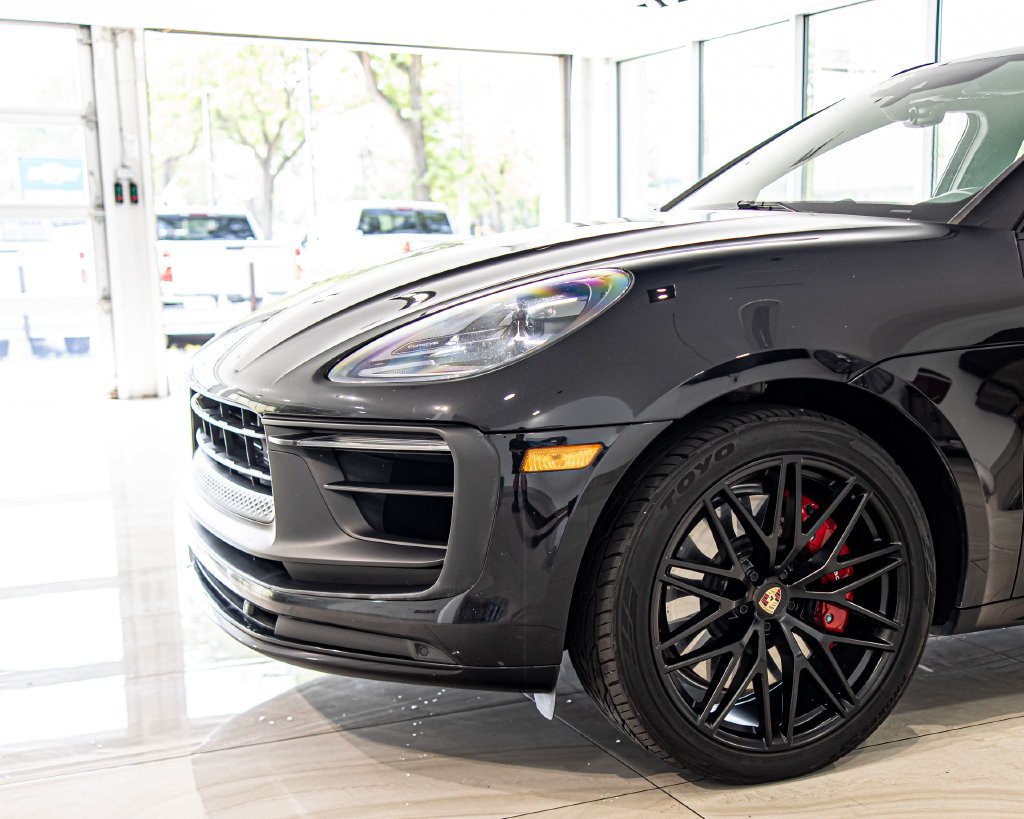 Used 2023 Porsche Macan GTS w/ Sport Chrono Package AWD/4WD image 4