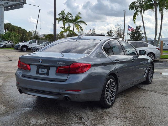 Used 2019 BMW 530e w/ Convenience Package RWD image 5
