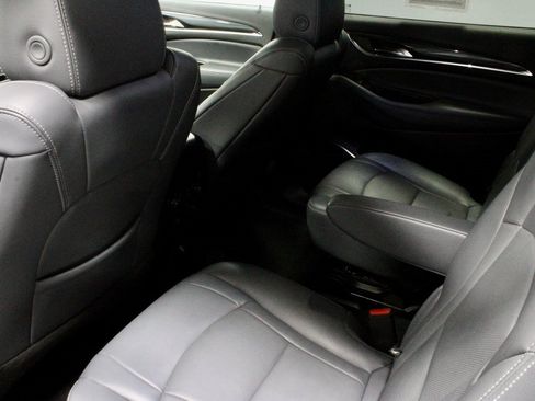 Used 2024 Buick Enclave Premium image 23