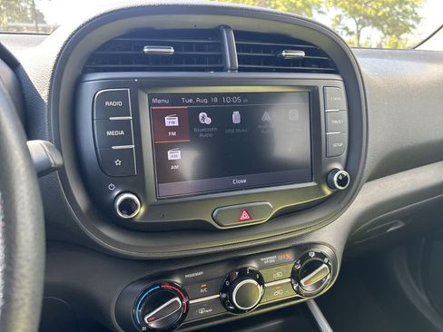 Used 2022 Kia Soul LX w/ Technology Package FWD image 22