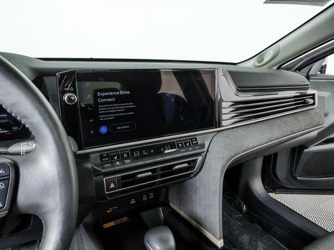 Used 2025 Toyota Camry XLE w/ Premium Plus Package FWD image 12