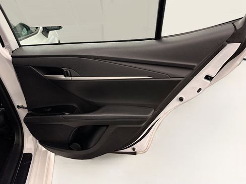 Used 2025 Toyota Camry SE image 31