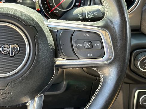 Used 2022 Jeep Gladiator Rubicon w/ LED Lighting Group AWD/4WD image 15
