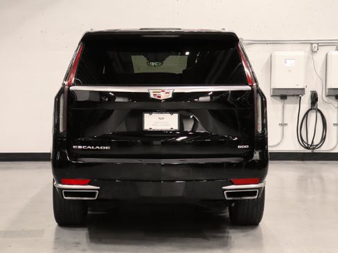 Used 2023 Cadillac Escalade ESV Premium Luxury AWD/4WD image 4
