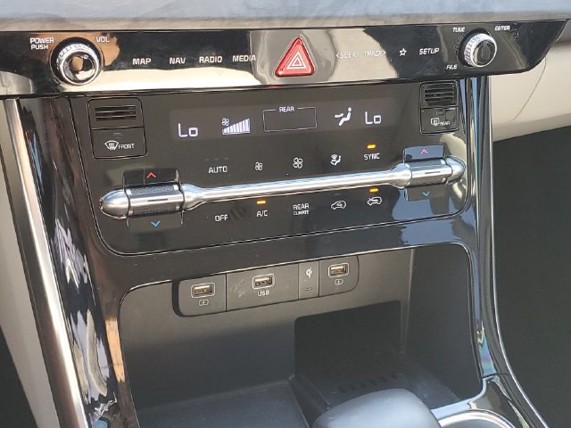 Certified 2024 Kia Carnival SX FWD image 28