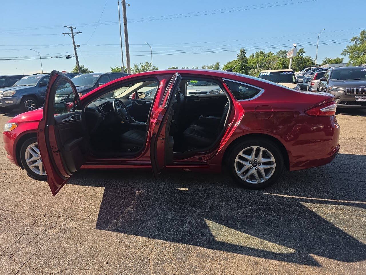 Used 2016 Ford Fusion SE w/ Equipment Group 202A FWD image 12