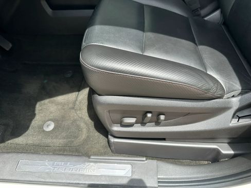Used 2015 GMC Sierra 1500 SLT AWD/4WD image 34