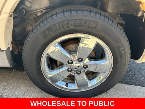 Used 2011 Ford Escape Limited w/ 302A Rapid Spec Order Code FWD image 34