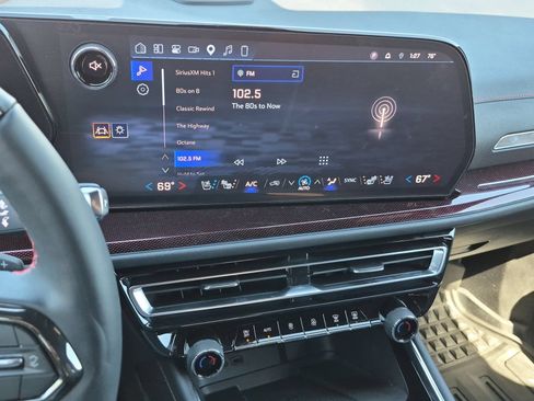 Used 2026 Chevrolet Traverse RS w/ LPO, Floor Liner Package AWD/4WD image 13