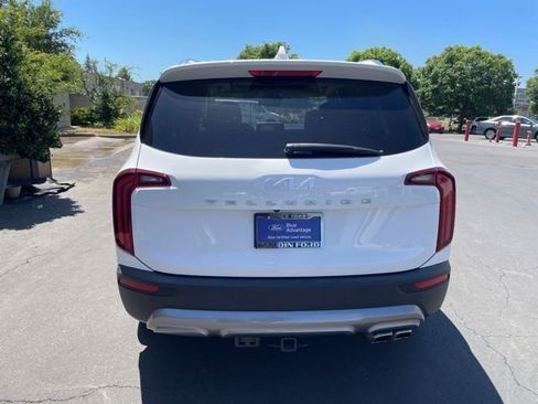 Used 2022 Kia Telluride EX w/ EX Premium Package FWD image 5