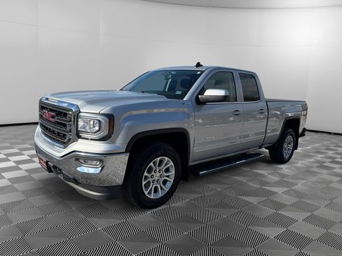 Used 2017 GMC Sierra 1500 SLE w/ SLE Value Package image 3