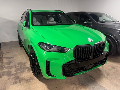 Used 2024 BMW X5 sDrive40i w/ M Sport Package RWD image 2