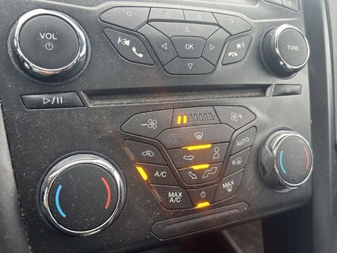 Used 2018 Ford Fusion SE w/ Equipment Group 601A image 19