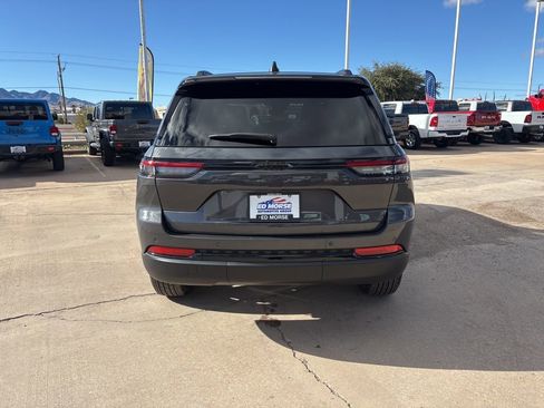 New 2025 Jeep Grand Cherokee Altitude image 6