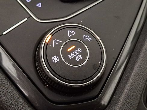 Used 2020 Volkswagen Tiguan SEL AWD/4WD image 24