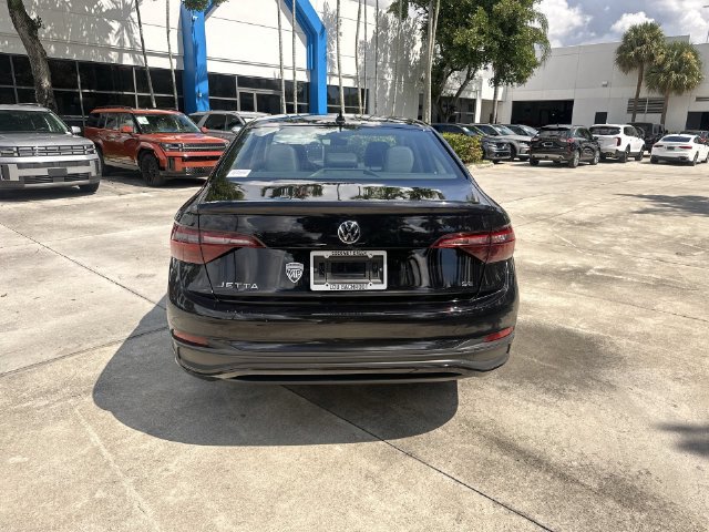 Used 2024 Volkswagen Jetta SE FWD image 36