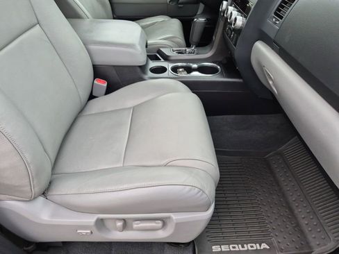 Used 2020 Toyota Sequoia Limited w/ Safety & Convenience Package RWD image 17