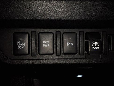 Used 2023 Toyota Tacoma TRD Off-Road image 22