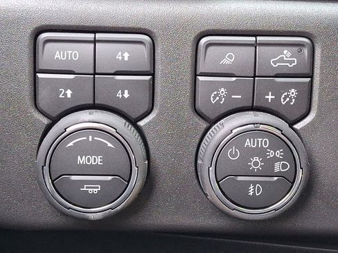 Used 2026 Chevrolet Silverado 1500 LTZ w/ LTZ Premium Package AWD/4WD image 24
