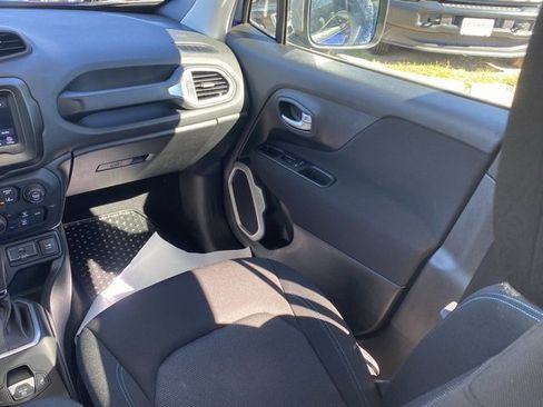 Used 2021 Jeep Renegade Latitude w/ Convenience Group image 35