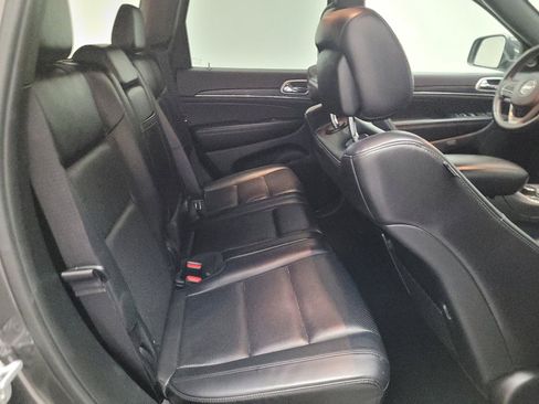 Used 2019 Jeep Grand Cherokee Limited w/ Luxury Group II image 19