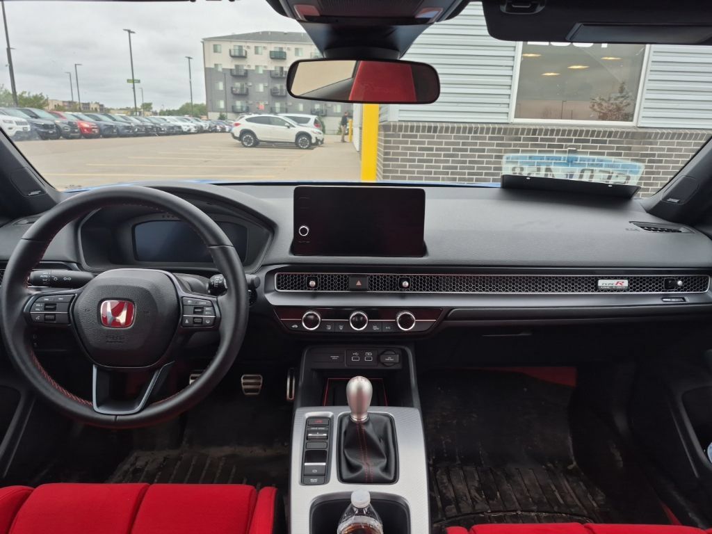 Used 2025 Honda Civic Type R image 4