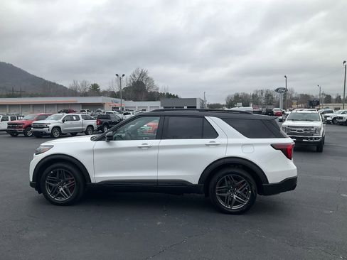 New 2026 Ford Explorer ST w/ Sun And Sound Package image 8