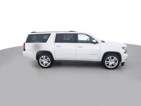 Used 2017 Chevrolet Suburban Premier image 4