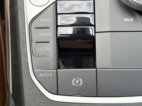 Used 2024 BMW 330e w/ Premium Package RWD image 10