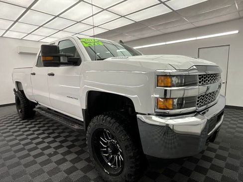 Used 2019 Chevrolet Silverado 2500 W/T image 3