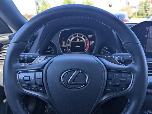 Used 2022 Lexus LS 500 image 21