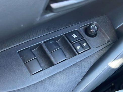 Used 2023 Toyota Corolla LE w/ LE Convenience Package FWD image 18