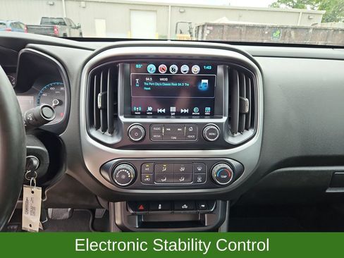 Used 2017 Chevrolet Colorado LT w/ LT Convenience Package RWD image 16