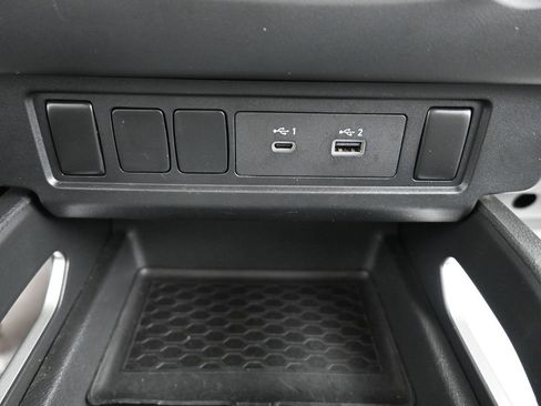 Used 2023 Nissan Frontier SV image 25