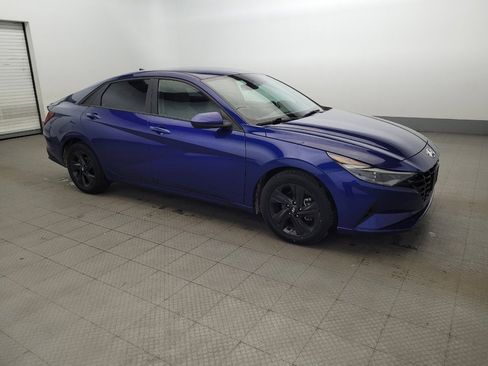 Used 2023 Hyundai Elantra SEL image 11