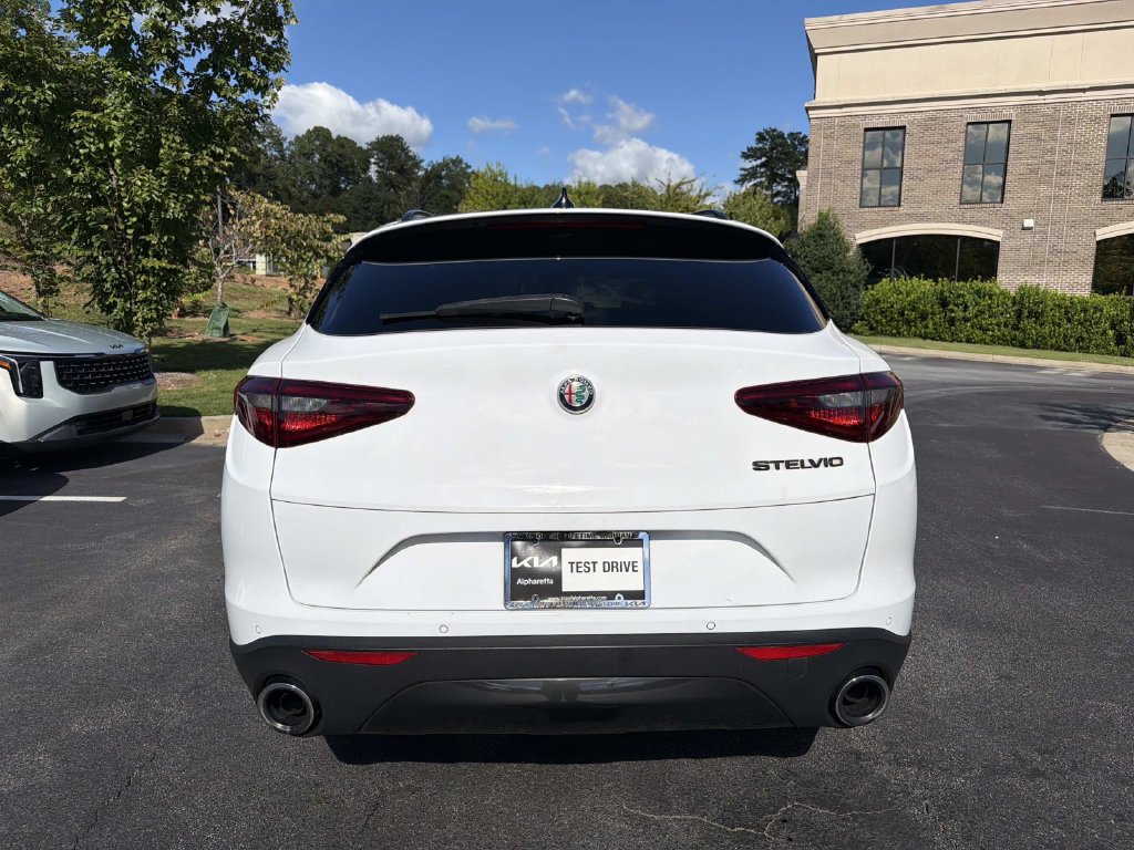 Used 2021 Alfa Romeo Stelvio Sprint w/ Nero Edizione RWD image 4