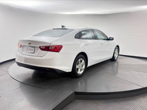 Used 2022 Chevrolet Malibu LS FWD image 8