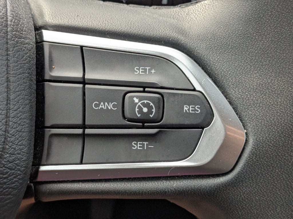 Used 2024 Jeep Compass Latitude AWD/4WD image 22