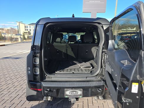 Certified 2024 Land Rover Defender 110 V8 image 7