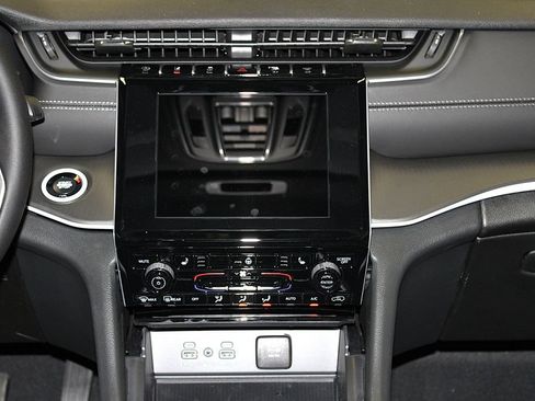 New 2026 Jeep Grand Cherokee Laredo X AWD/4WD image 14