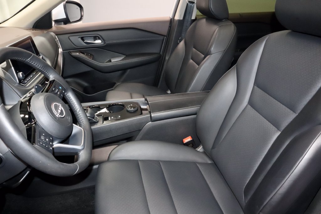Certified 2023 Nissan Rogue SV w/ SV Premium B Package AWD/4WD image 22