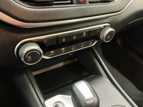 Used 2022 Nissan Altima 2.5 S FWD image 21